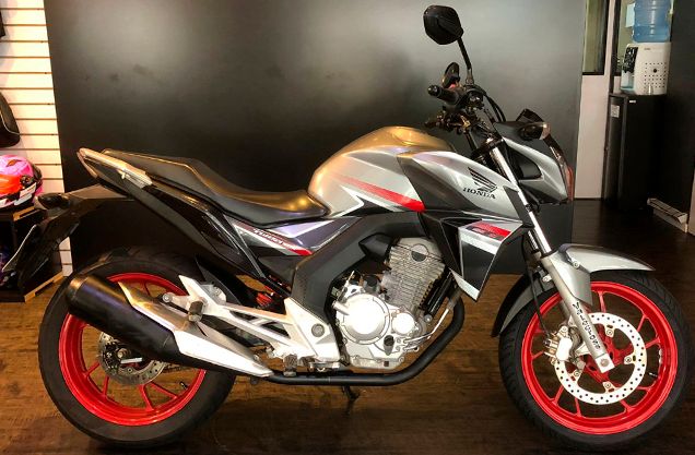 Honda CB 250F PRATA 2018