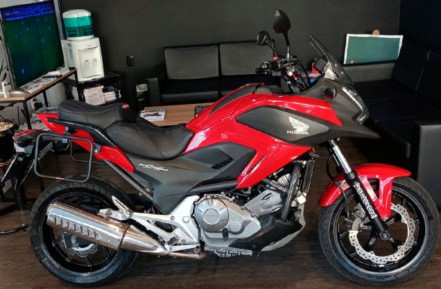 Honda NC 700X VERMELHA 2012