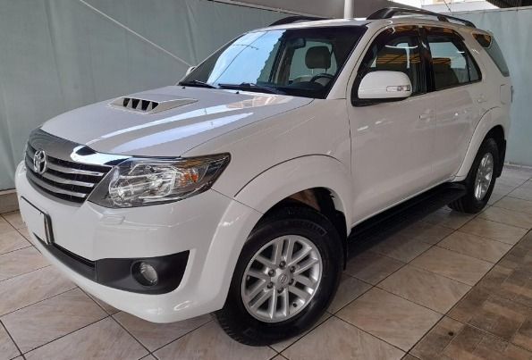 Toyota HILUX SW4 SRV 3.0 16V 2015