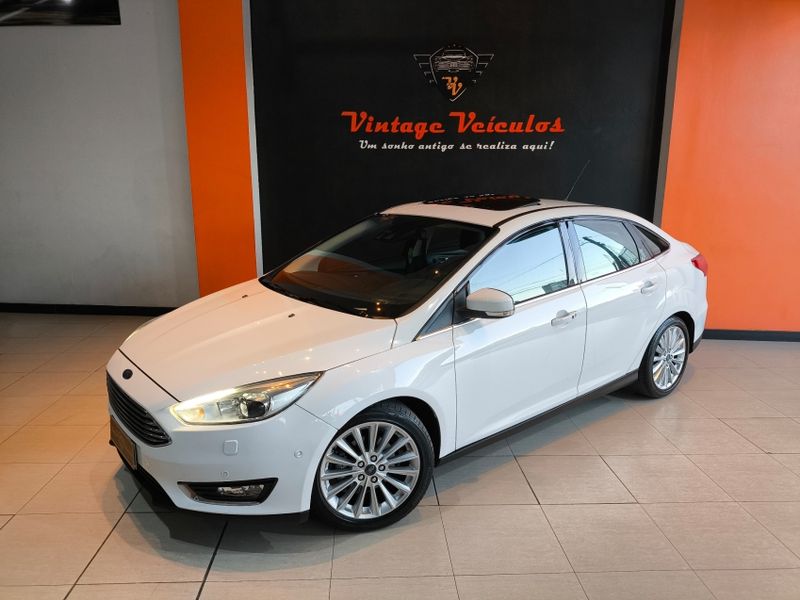 Ford FOCUS 2.0 TITANIUM PLUS FASTBACK 16V FLEX 4P POWERSHIFT 2016 (foto 1 de 8)