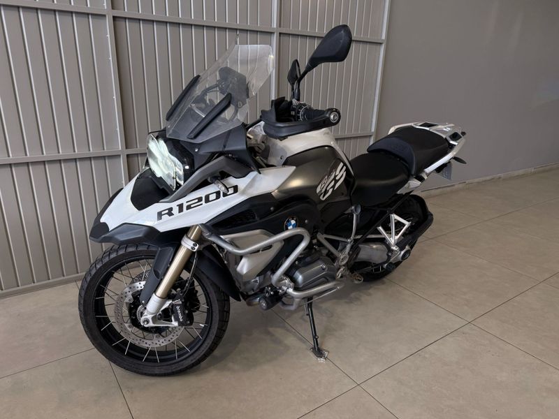 BMW R1200 GS 2017/2018 SUZUKI GRAN VITARA 4X2 2.0 2014