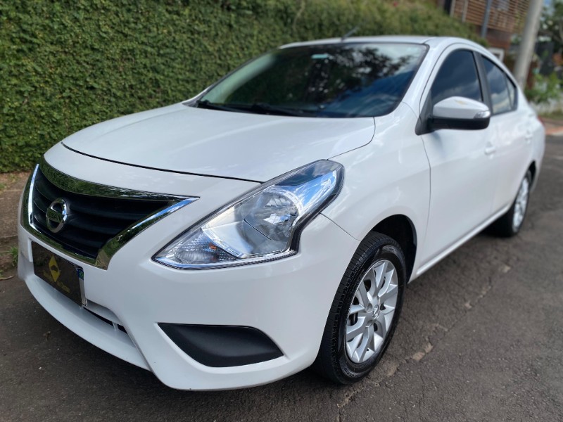 Nissan VERSA SV 1.6 2019