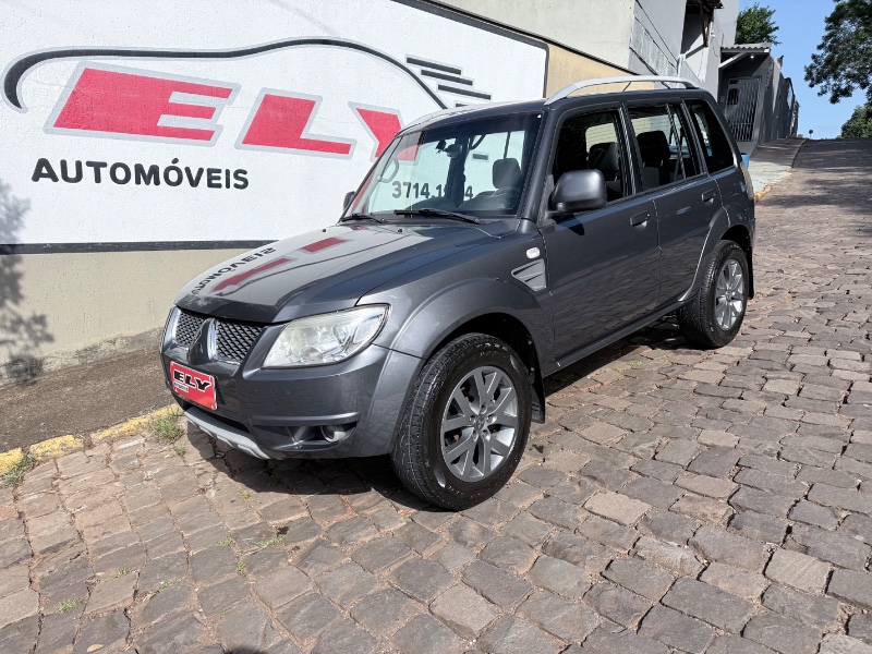 Mitsubishi PAJERO TR4 2.0 4X2 16V 140CV FLEX 4P AUTOMÁTICO 2013