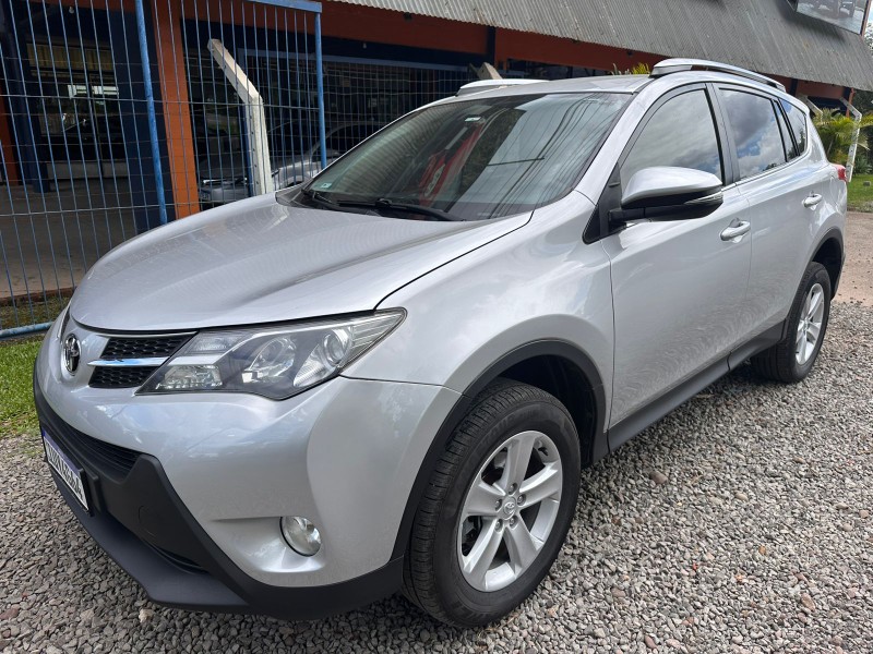 Toyota RAV-4 2.0 / 2013