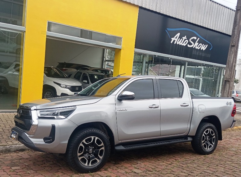 Toyota HILUX CD SRX 4X4 2.8 TDI 16V DIESEL AUT. / 2022 (foto 1 de 12)