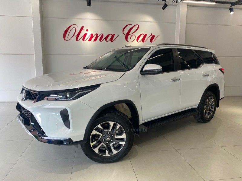 Toyota HILUX SW4 2.8 4X4 SRX PLATINUM TURBO 2026