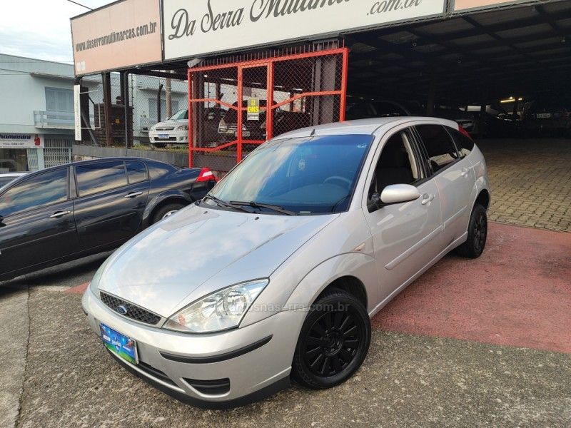 Ford FOCUS 2.0 GLX 16V 2005 (foto 1 de 7)