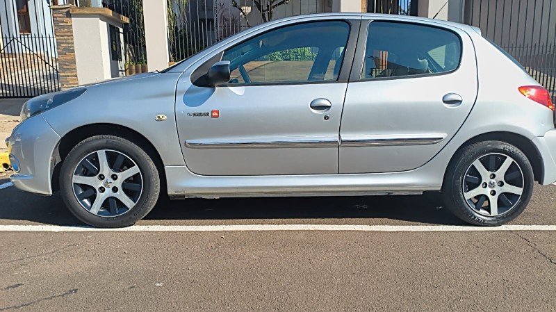 Peugeot 207 1.6 QUIKSILVER 2011