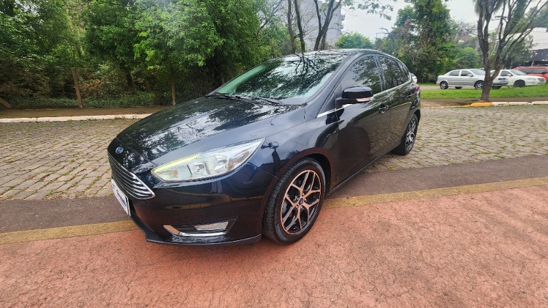 Ford FOCUS 2.0 TITANIUM 16V FLEX 4P AUTOMÁTICO 2017
