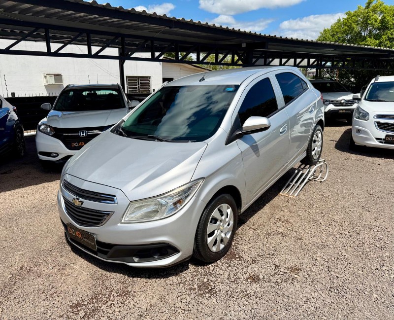 Chevrolet ONIX HATCH LT 1.0 8V FLEXPOWER 5P MEC. / 2013